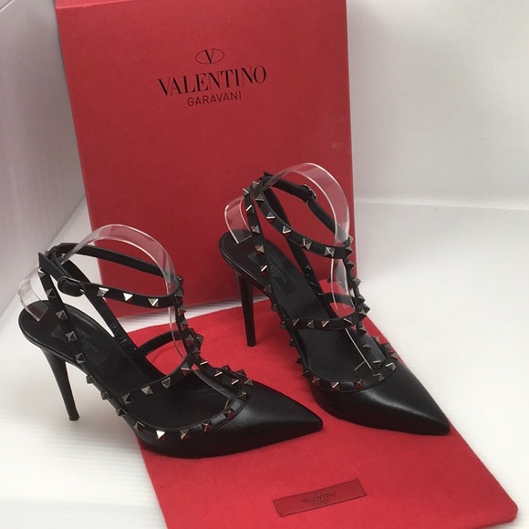 Valentino Garavani Shoes - Valentino Garavani Noir T Strap Pumps 😍